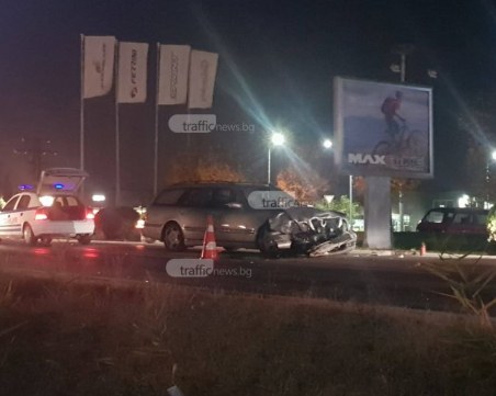 Тежка катастрофа на Голямоконарско шосе! Три коли се помляха СНИМКИ