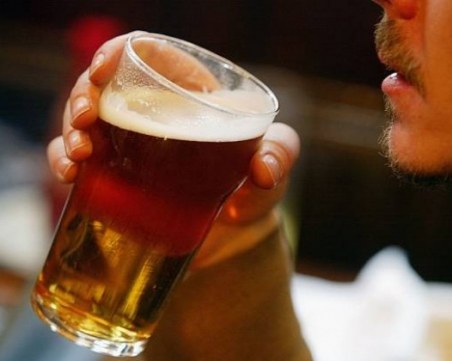 300 лева глоба за пловдивчанин, дръзнал да пие бира на тротоара