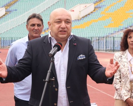 Кралев: Кандидатурата на България за домакин на световното по футбол е реална
