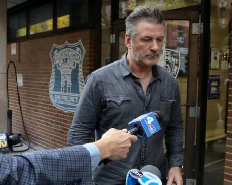 Пуснаха от ареста Алек Болдуин