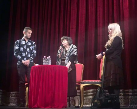 Стоянка Мутафова слиза от сцената за няколко месеца