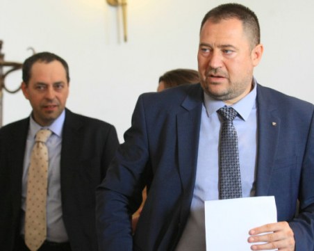 Уволниха шефа на Държавната агенция за българите в чужбина