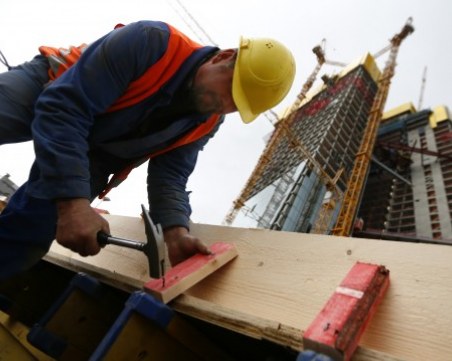 Заплатата на квалифициран строител ще е минимум 1114 лв