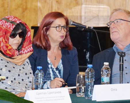 Българска проститутка била държана в плен 10 години, предлагали я на 30 клиента на ден