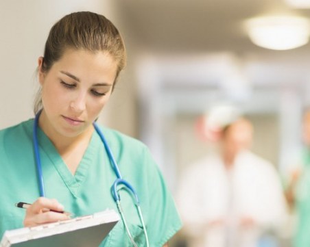 С 200 лева може да скочат заплатите на медицинските сестри