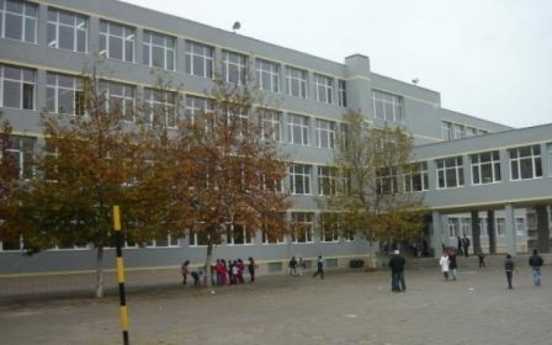 Охранител почина в пловдивско училище пред погледите на децата СНИМКА