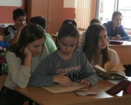5820 шестокласници се явиха на външно оценяване за четивната грамотност