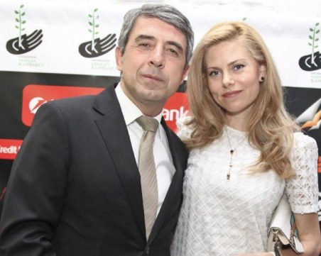 Деси и Плевнелиев се местят в Америка! Каква е причината?