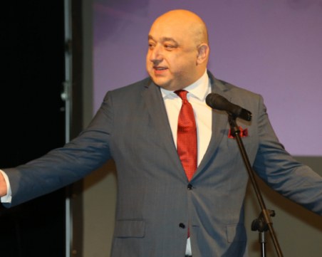 Спортният министър размаха пръст на футболните шефове