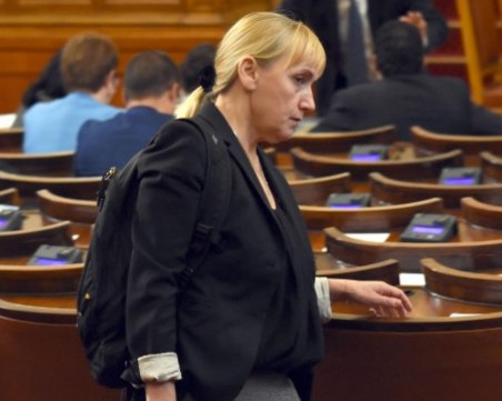 Елена Йончева и Георги Михайлов дават доброволно имунитета си