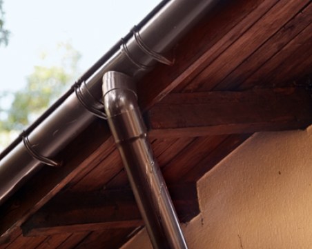 Майстори тормозят възрастни хора в Пловдивско, рекетират ги за крупни суми