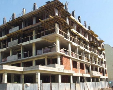 Строителството през септември намаля с 2%