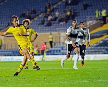 17-годишен българин подписа договор с тим от Първа лига в Англия