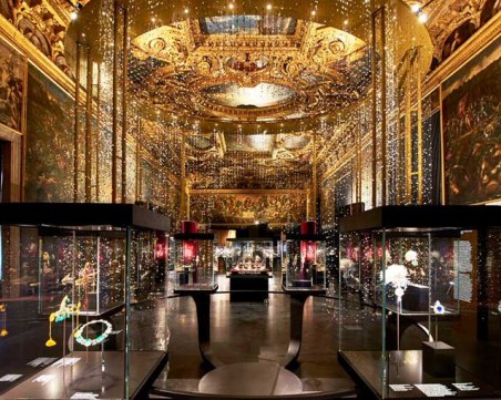 Хървати и сърбин са арестувани за обир на скъпоценни бижута от колекция на катарски шейх