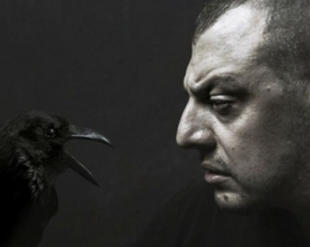 Соченият за наркобос, Атанас Мечев-Гаргата си направи фотосесия с... гарга