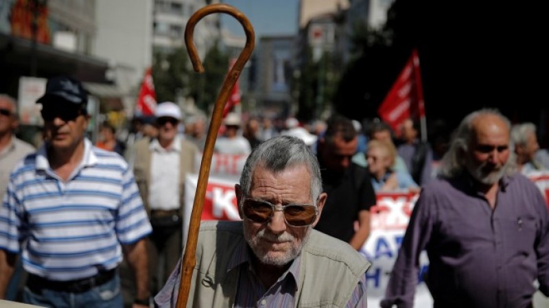 Все повече гръцки пенсионери идват в България, с колко пари живеят?