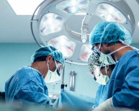 18-килограмов тумор извадиха от 50-годишна жена медиците от ВМА