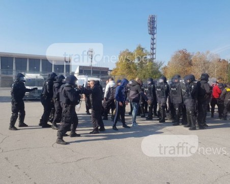 Командосите на Пловдив обезвредиха барикадирал се мъж, заплашващ с бомба СНИМКИ+ВИДЕО