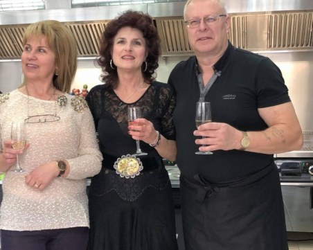 Немец реши да живее в Пловдив и отвори ресторант за вурстчета СНИМКИ