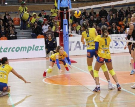 Чиста победа за шампионките на старта