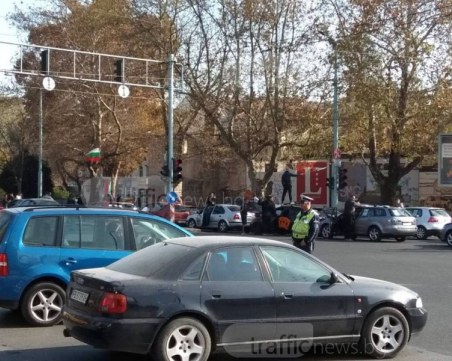 Хиляди в цялата страна излязоха на протест! Блокираха градове, граници и магистрали СНИМКИ