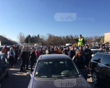 Карлово и Сопот също се вдигнаха на протест! Блокираха Подбалканския път СНИМКИ