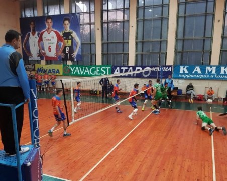 Победа за Виктория Волей, загуба за СК Строител