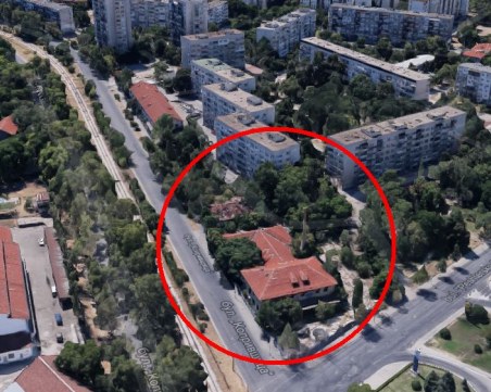 Детски център, парк на 7 дка или друго? Пловдивчани решават какво да има върху Гарнизонна фурна