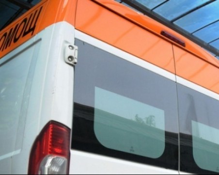 Кола блъсна 15-годишно момиче