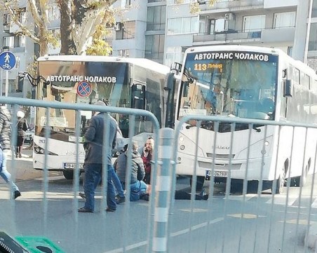 Пак! Автобус блъсна жена в Пловдив! Движението на бул. “В. Априлов“ е спряно ВИДЕО