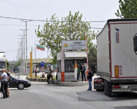 Пипнаха млад българин с 300 хиляди турски лири на границата