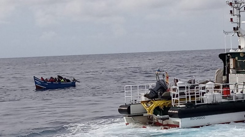 Десет мигранти изчезнаха след потъване на лодка край Турция