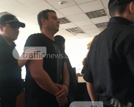 Бившият шеф на полицейското управление в Раковски остава зад решетките