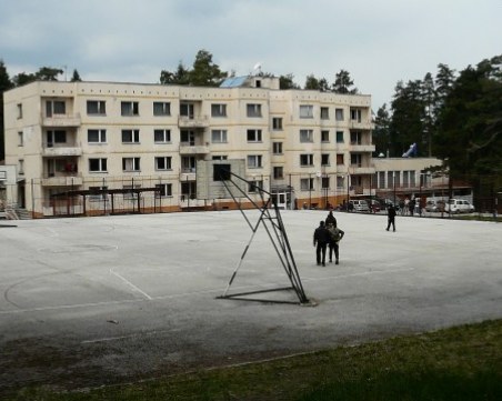 Три деца обраха магазин, откраднаха цигари и задигнаха кола! Арестуваха ги