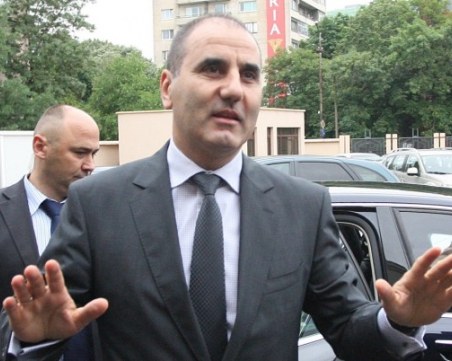 Цветанов: БСП стоят зад протестите, а президентът е или популист, или некомпетентен