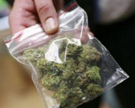 Закопчаха млад мъж с дрога в Пазарджик