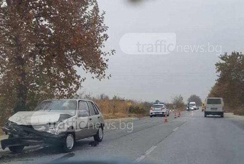 Две коли се помляха край Пазарджик СНИМКИ