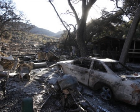 Още жертви от бедствието в Калифорния, издирват се 230 души