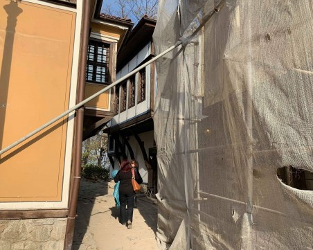 Пътят към Небет тепе е безобразен! И то дни преди да станем културна столица СНИМКИ