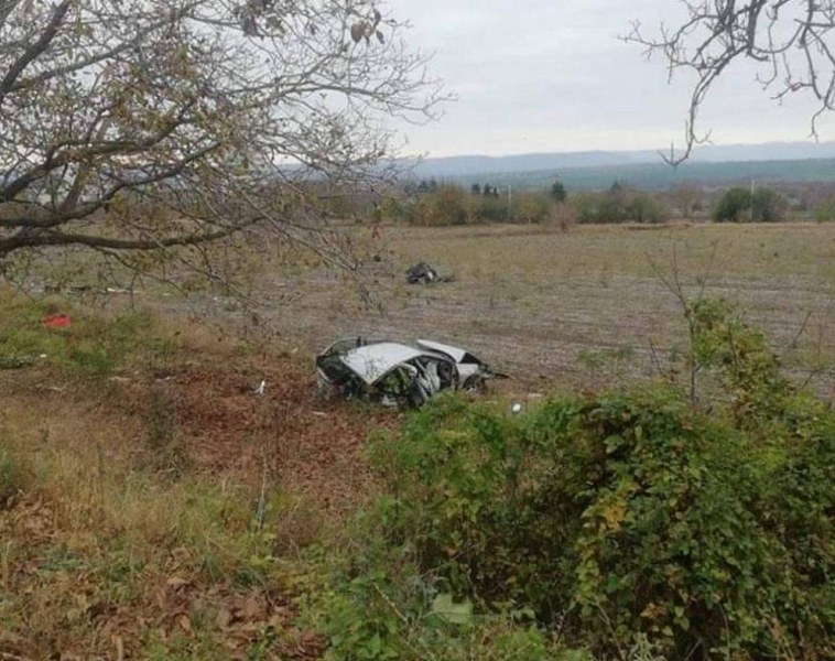 Кола се заби в дърво край Шумен, шофьорът загина