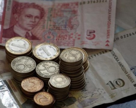 По график изплащат коледните добавки, ето кога