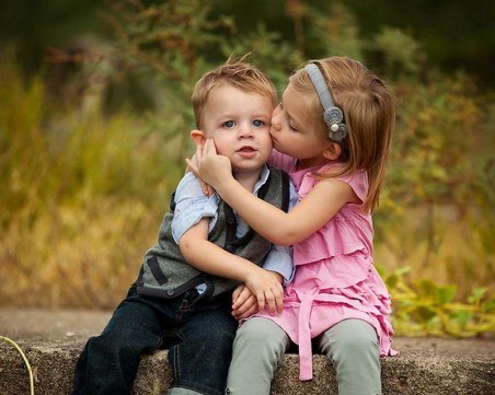 Учените: Хората, които имат сестра, са по-добри във всичко