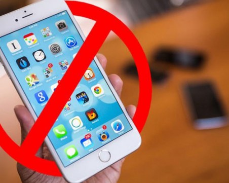 Зукърбърг забрани айфоните във Фейсбук