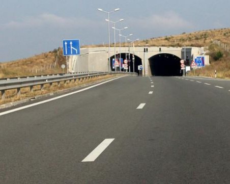 Без такси за шофьорите, минаващи по мостове, тунели и проходи