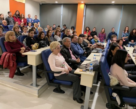 Преподаватели от МУ-Пловдив призоваха за разумна употреба на антибиотици ВИДЕО