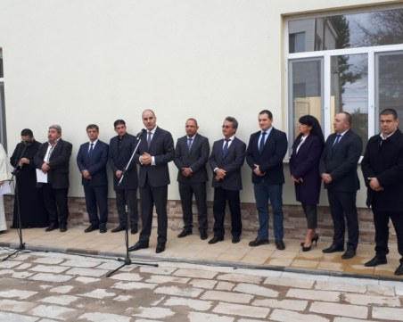 Цветанов преряза лентата на новото крило на болницата в Раковски СНИМКИ