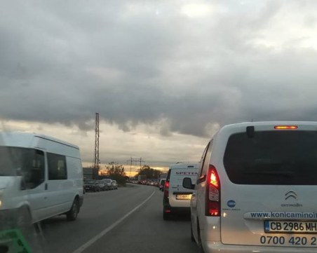 Зверска тапа блокира Околовръстното на Пловдив