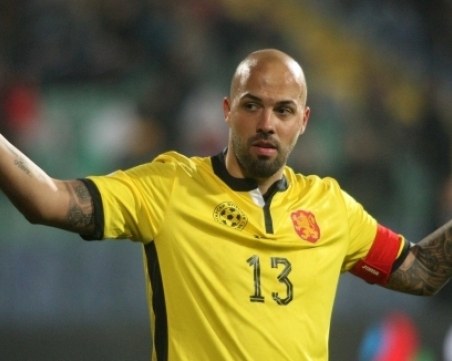 Вратарят Николай Михайлов се връща в Левски