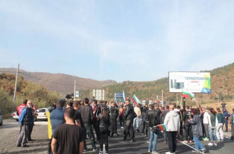 Протестиращи: Шефът на Пътно управление забранил протест с фалшив документ