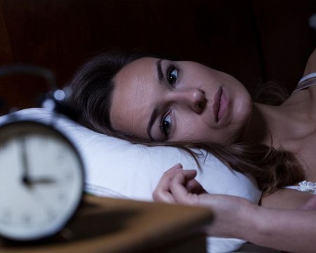 Събуждате се без видима причина през нощта? Ето защо